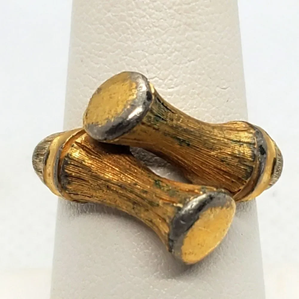 Vintage Avon Gold Colored Bamboo Ring (7.5)